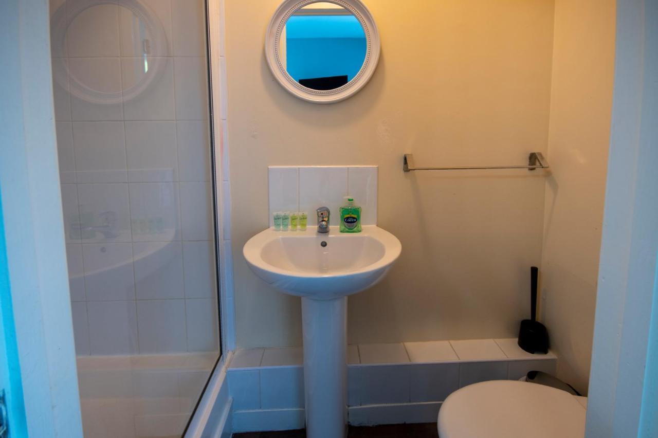Irvine Riverside Guesthouse By Payman Club Eksteriør bilde